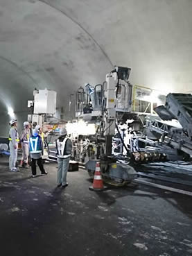 手代森トンネル(田の沢工区)舗装工事